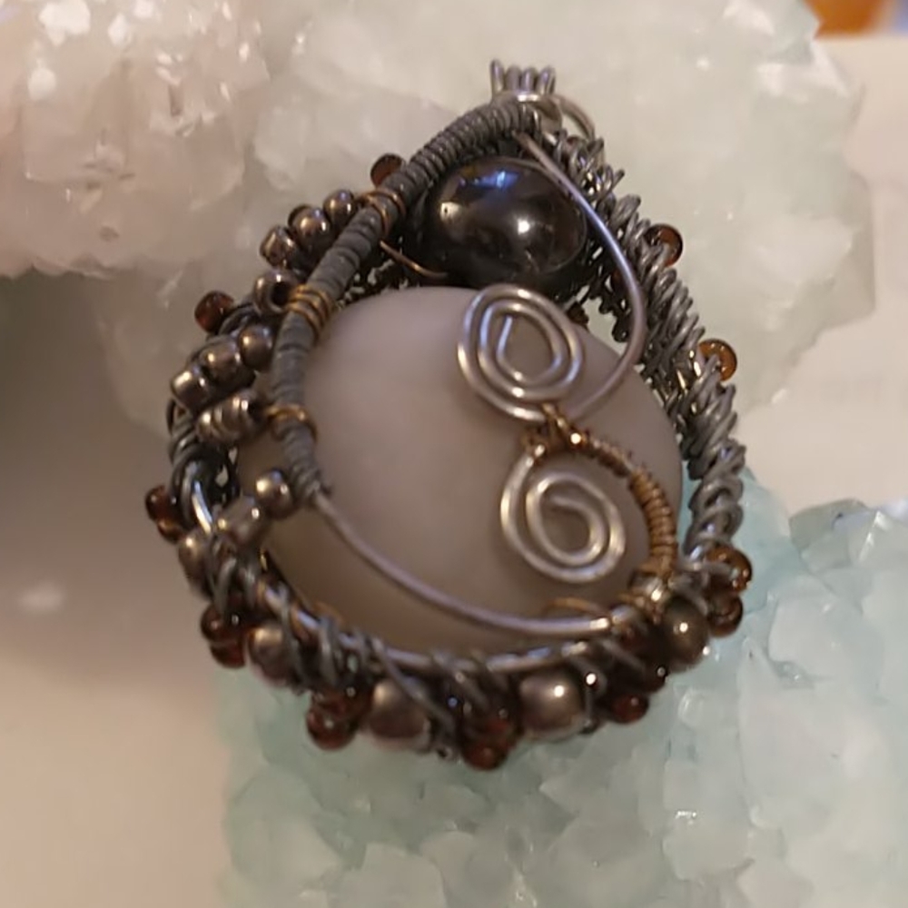 🇨🇦Beautiful Moonstone Steampunk Pendant